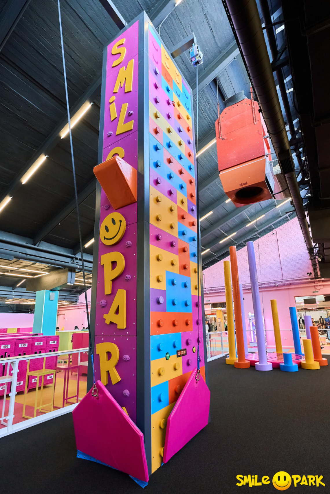 Вишка для стрибків VR парк Smile Park